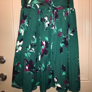 Skirt w/ pockets by Merona